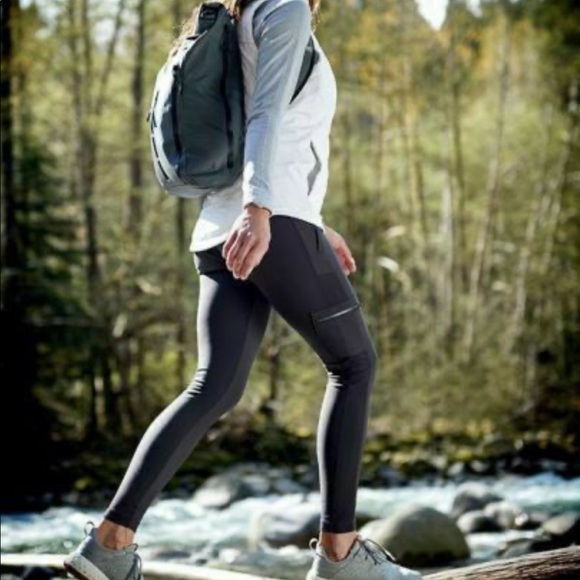 athleta cargo tight